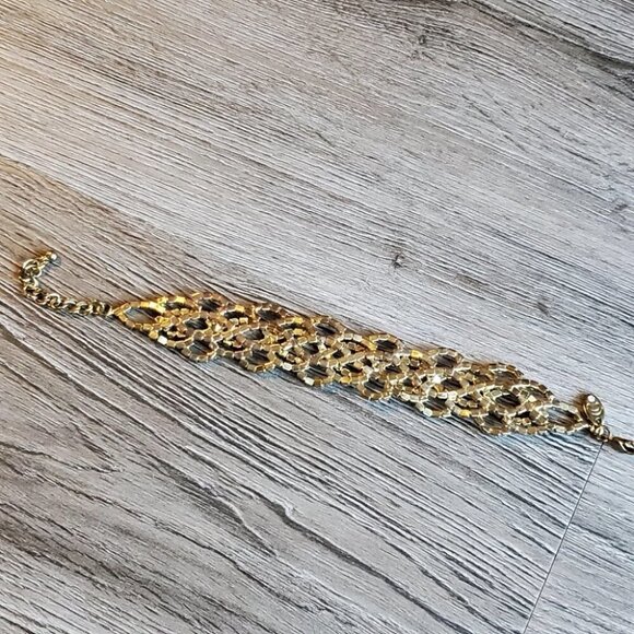 Elegant Bracelet - Picture 6 of 6